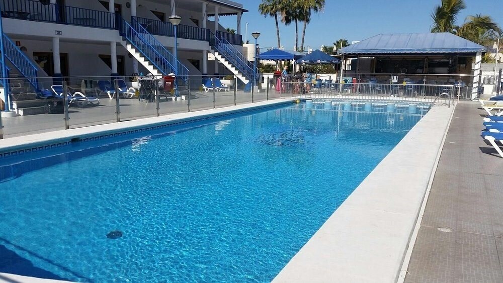 Отель Sol Y Paz Apartments 3*